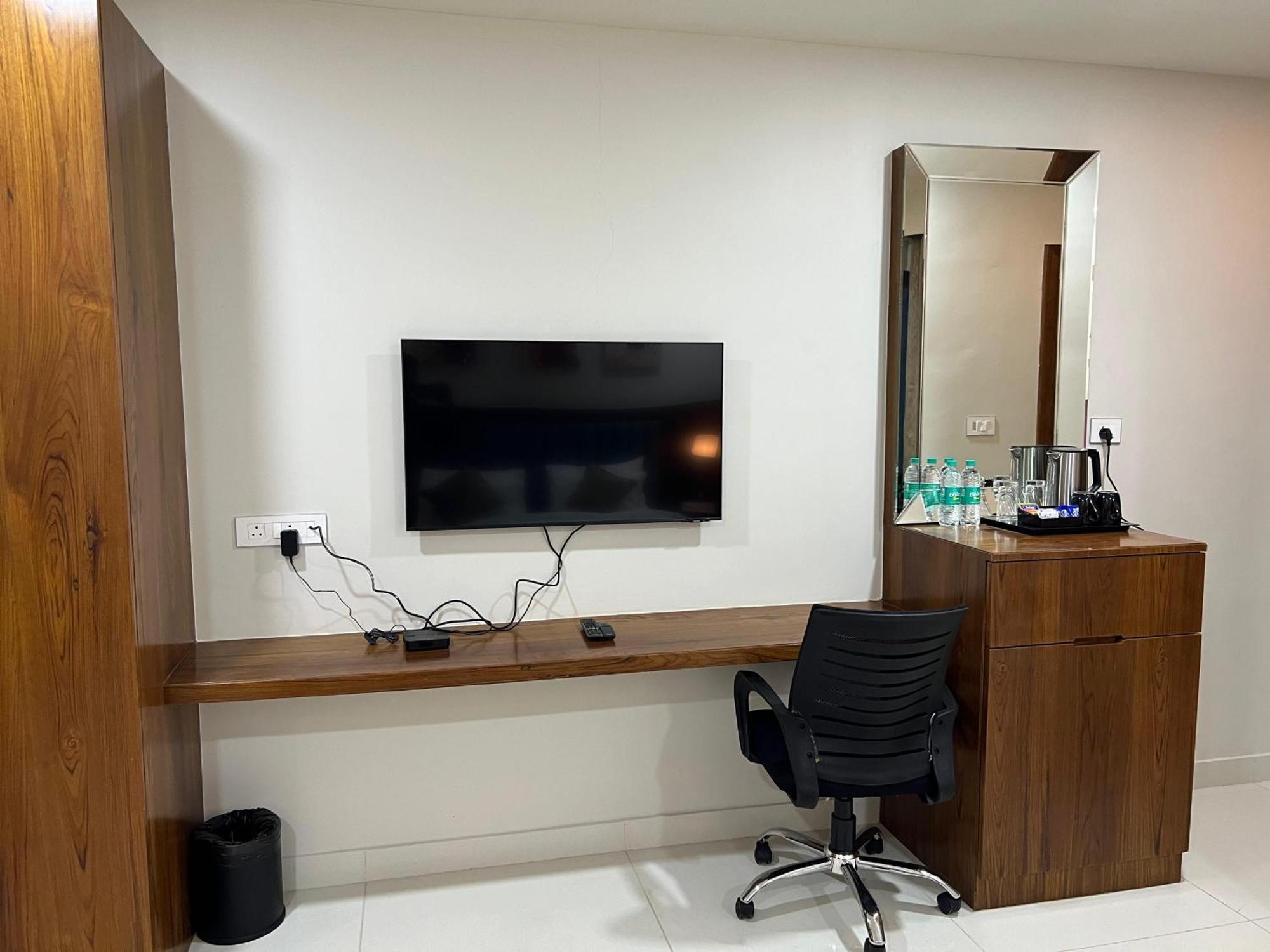 Hotel Pasupala Inn อนันตาปูร์ ภายนอก รูปภาพ
