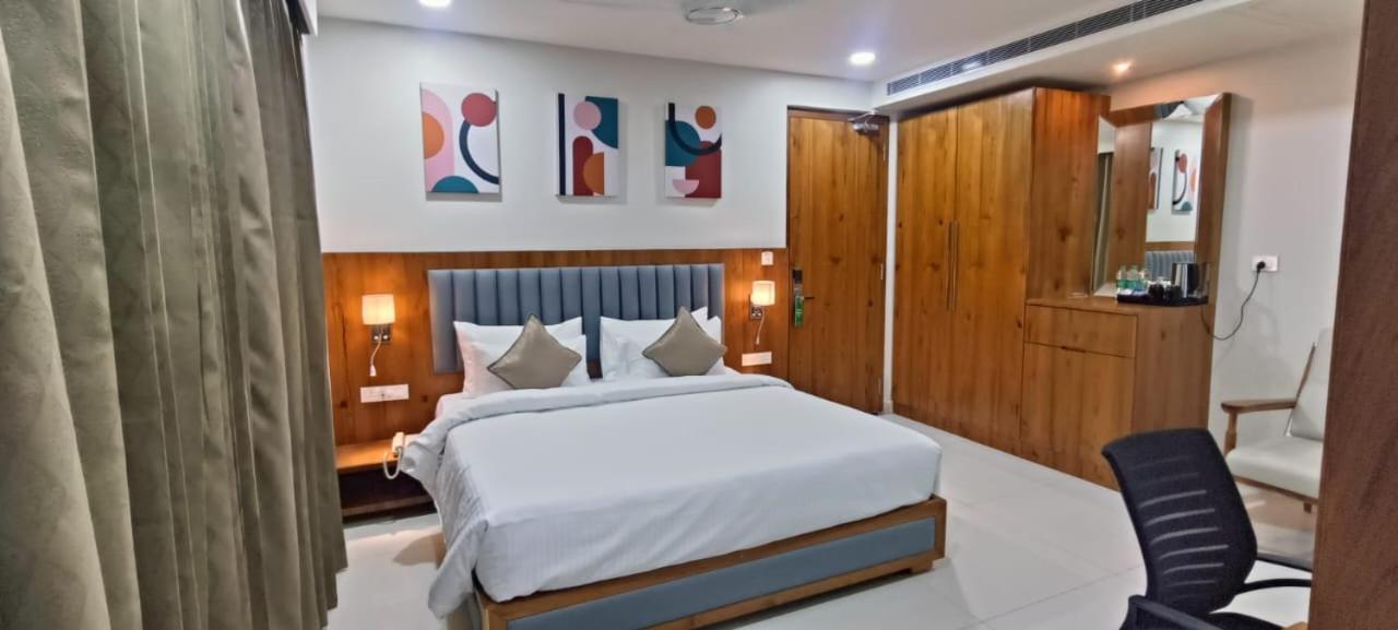 Hotel Pasupala Inn อนันตาปูร์ ภายนอก รูปภาพ