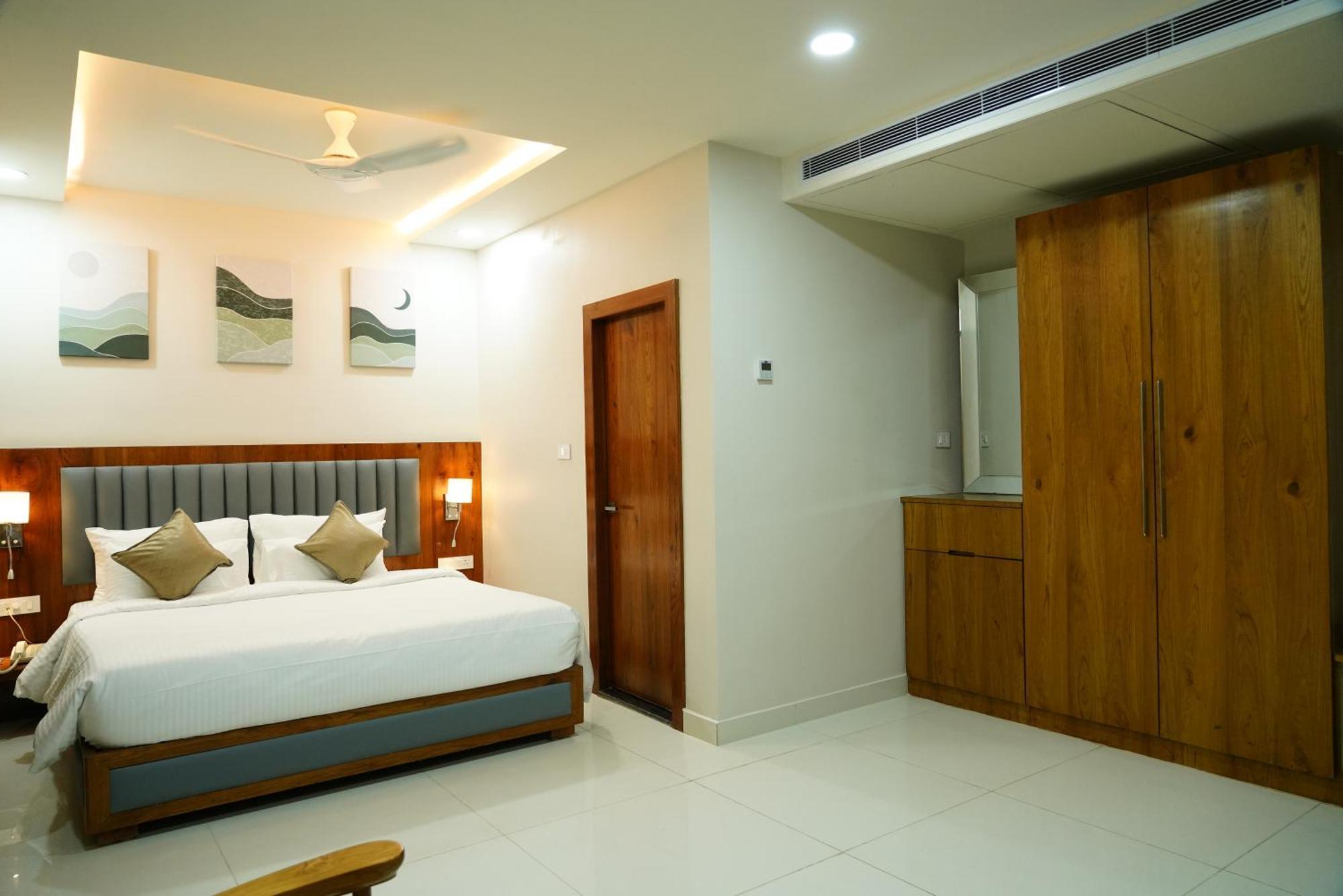 Hotel Pasupala Inn อนันตาปูร์ ภายนอก รูปภาพ